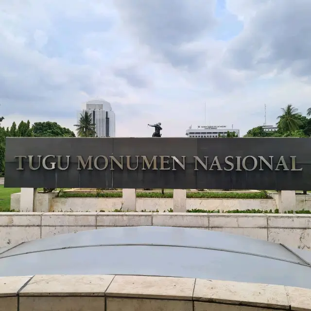 Tugu monument national (Monas)
