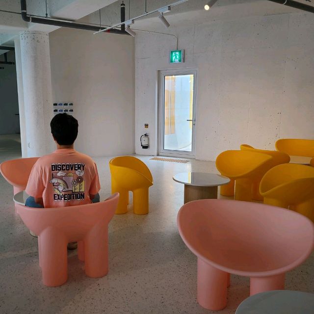 제주도 바다가 한눈에 들어오는 우도 카페 훈데르트윈즈