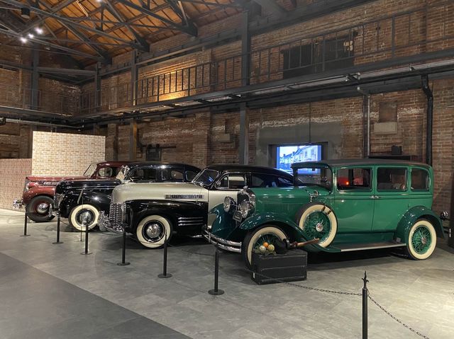 大阪市港区。世界中から集めた希少なヴィンテージ車と巡り会える『GLION MUSEUM（ジーライオンミュージアム）』