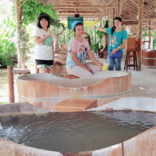 แช่ออนเซ็นในถังไม้โอ๊ค