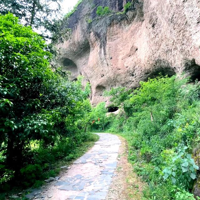 大別山石窟風景區