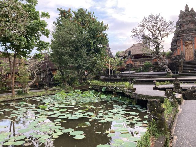 【バリ】水面に浮かぶ寺院「サラスワティー寺院」