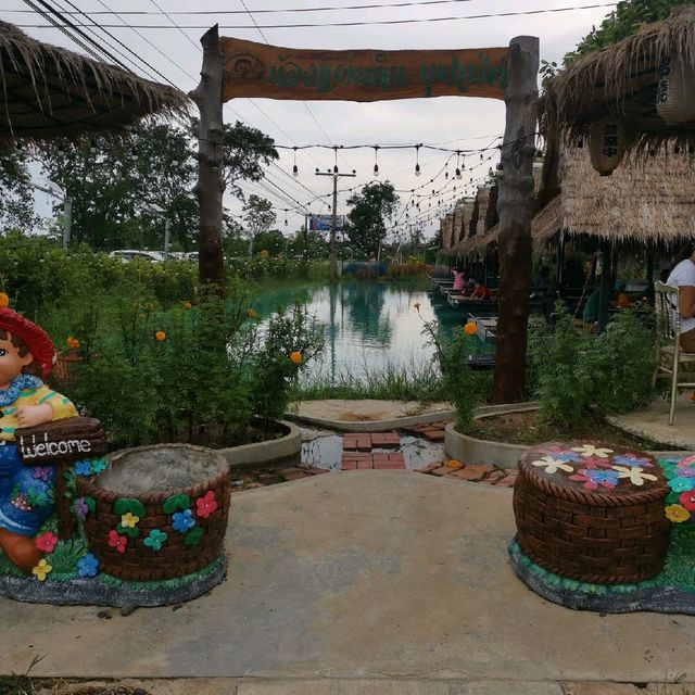 ร้านนั่งชิว  วิวทุ่งนา