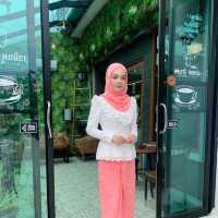 White house Cafe & Bistro  Yala