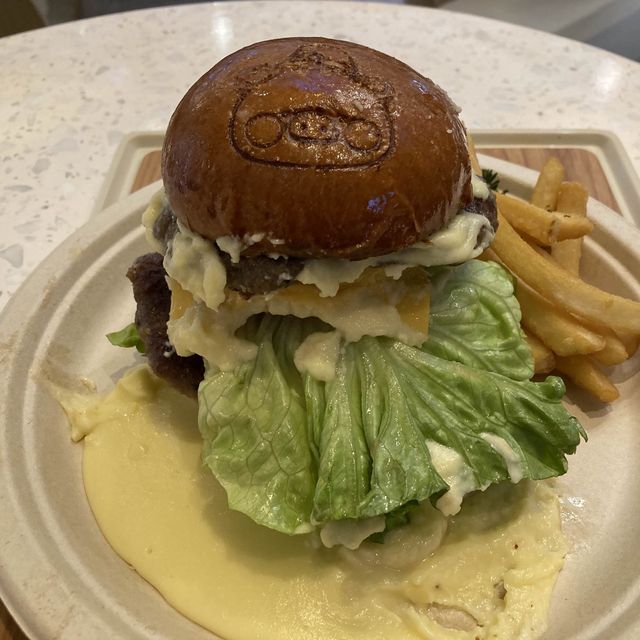 《LuLu豬🐽期間限定主題餐廳》