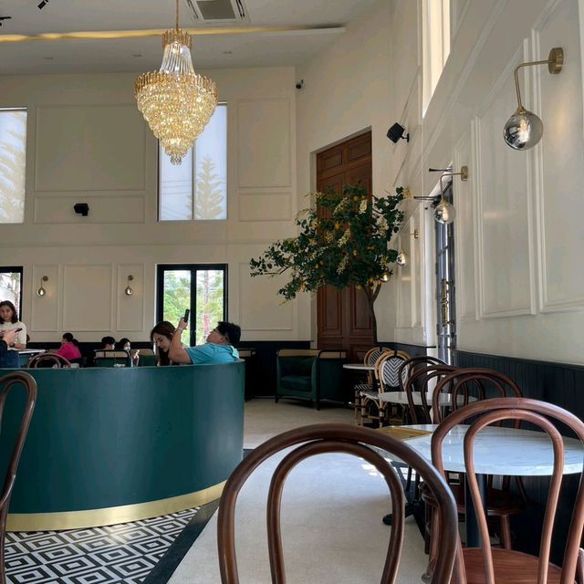GIVEN COFFEE& BISTRO