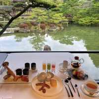 京都⛩大きな窓と全面ガラスでやさしい光に包まれる癒しの空間【VMG RESORT】 