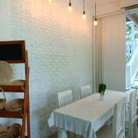 Ploychompu Cafe