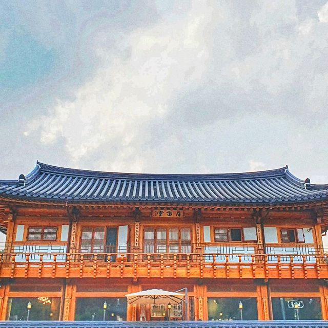 은평한옥마을 산 아래 조용하고 고즈넉한 분위기를 만끽할 수 있는 곳