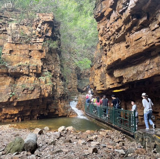 Hike to the UFO glass-bottom platform🏔