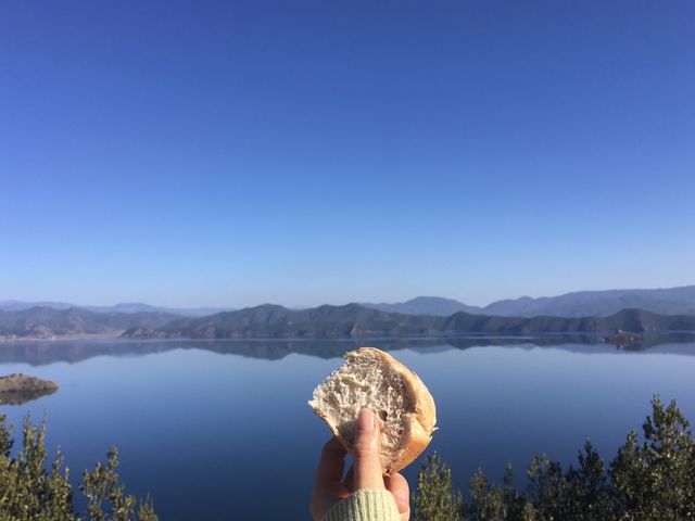 Hiking around Lugu Lake 