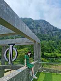 산과 바다를 한눈에 볼 수 있는 희귀 뷰 카페 🏞