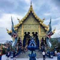 Wat Rong Suea Ten (Blue Temple