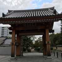 承天寺通りと博多千年門