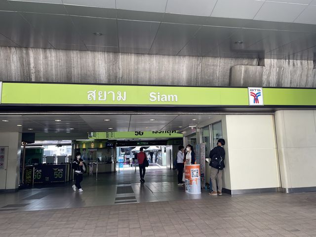 バンコク　BTSサイアム駅構内の店舗紹介