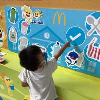 《全港首間設有室內兒童樂園區的Baby Shark主題麥當勞餐廳》