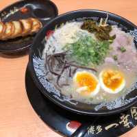 【福岡】旅の〆は空港で博多ラーメン！