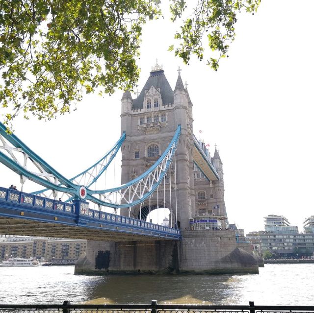 สะพานทาวเวอร์บริดจ์ (Tower Bridge) 