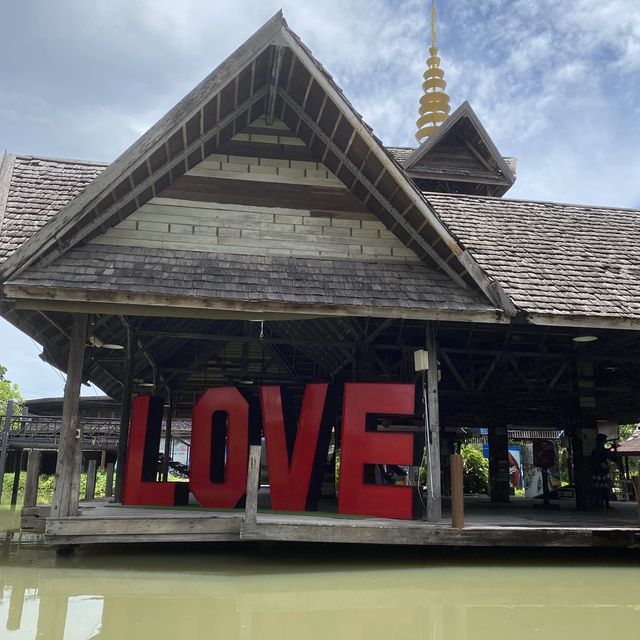 Pattaya Floating Market 