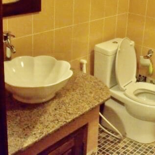 Budget stay at Visoun Namsok Hotel