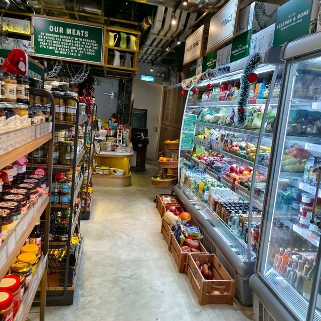 發現一個新地方！超級市場 + 自助餐廳！