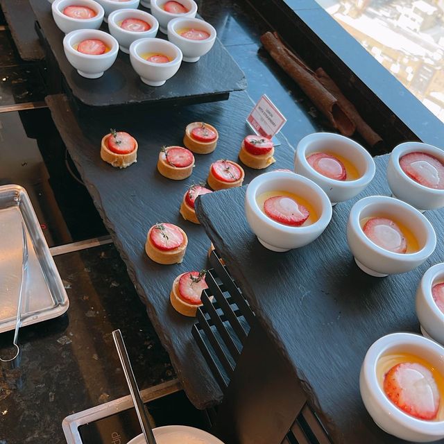 겨울에 🍓딸기뷔폐는 서울 용산 드래곤시티the26!