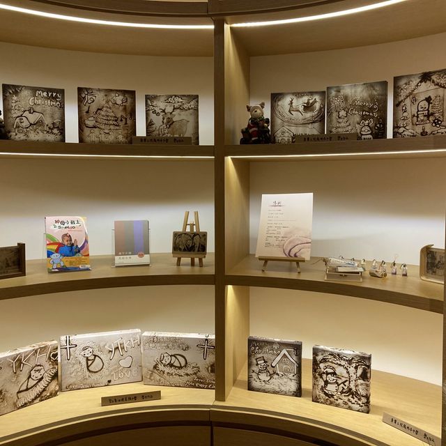《全港首個沙畫藝術展覽「揉沙說愛」》