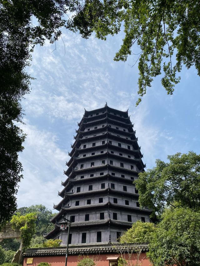 Incredible Liuhe pagoda