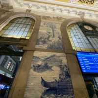 The charming São Bento Train Station 🇵🇹