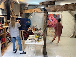 Drawing the contemporary portrait with a live model in our neukölln studio | Burnt Sienna Art School Berlin