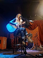 Ella Campbell Live At The Fire Escape | 152 Rue Court Street