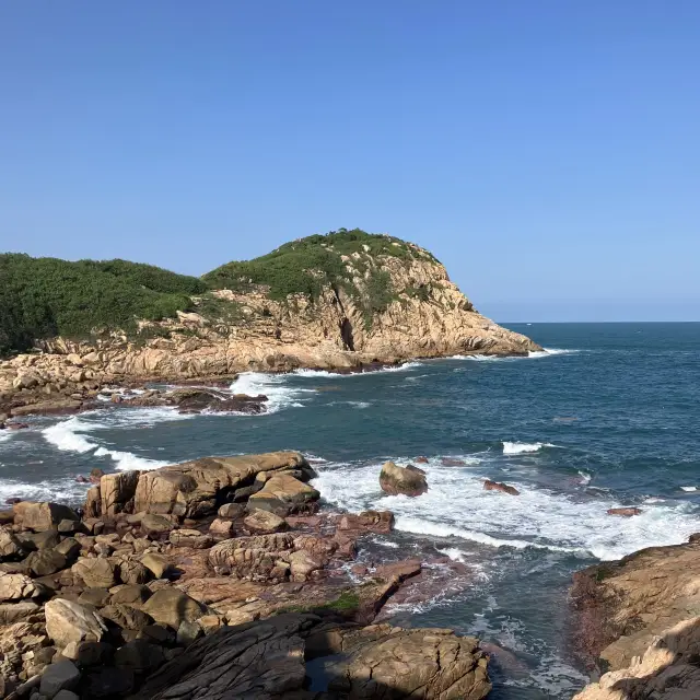 龍脊港島行山一日遊，藍天白雲一望無際的大海