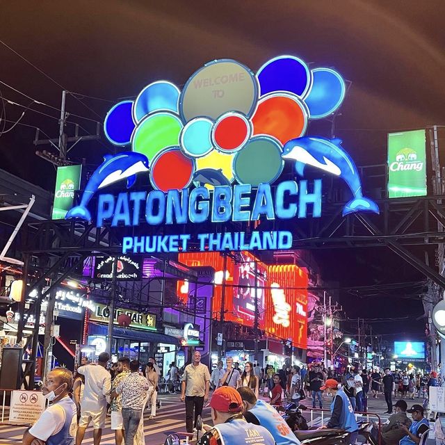 Let's Party in Phuket !