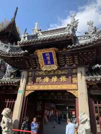 Modern Shopping in Ming Dynasty Pavilions