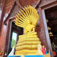 วัดอ่าวน้อย ____พระอุโบสถไม้สักทอง____