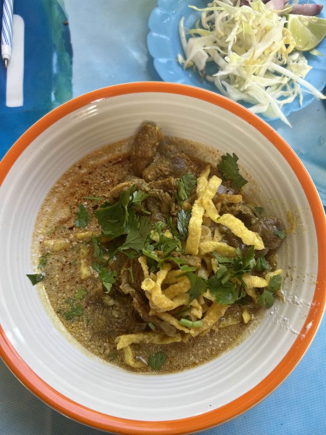 ข้าวซอยร้านดัง ข้าวซอยกำแพงดิน!