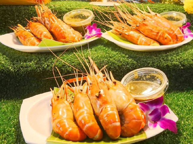 ตลาดน้ำคลองลัดมะยม ของอร่อยๆ เพียบ