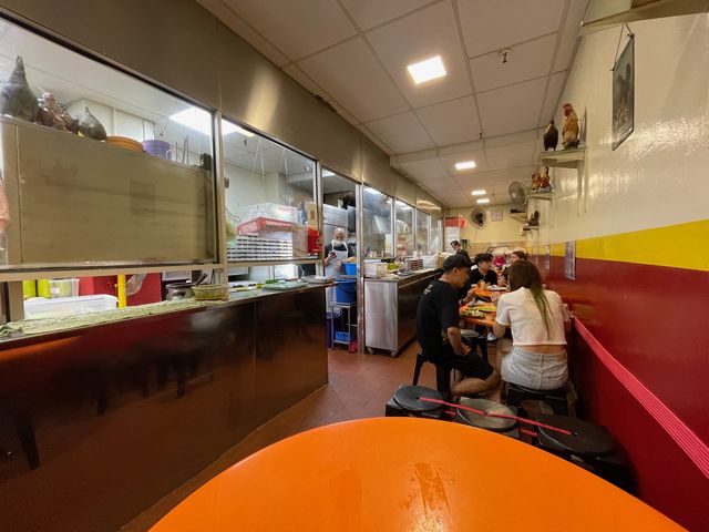 Authentic Hainanese chicken rice