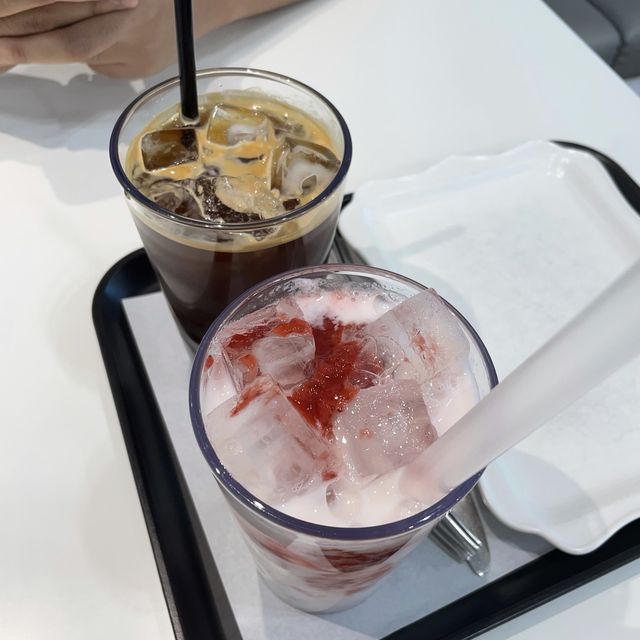 맛있는 베이커리가 가득, 카페 브래댄코 ☀️