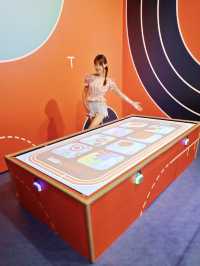 🤩超過 10,000 平方英尺嘅室內親子放電遊戲場所Sooper Yoo🤩 早前帶埋姪仔姪女率先試玩香港堅尼地城西寶城的 Sooper Yoo！嘩！嘩！嘩！一入場兩隻馬騮🐒就失控跑咗去😅 So