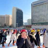 서울에 나타난 대형 스케이트장 ⛸️❄️