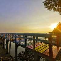 สะพานสายรุ้ง ชายทะลกาหลง