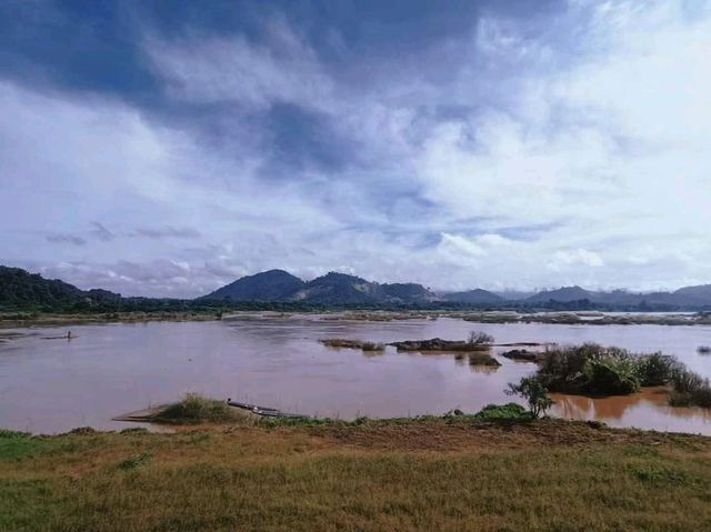 🍃นั่งชิว ริมโขง ชมวิวหลักล้านฝั่งลาว🇱🇦