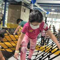 室內運動場｜大人小朋友齊做運動
