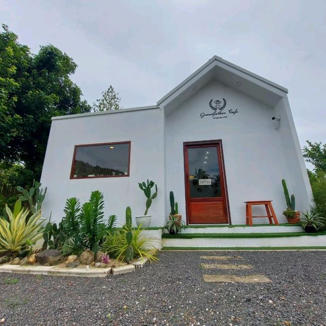 Grandfather Cafe : พังงา