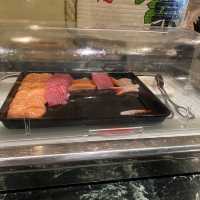 香港迪士尼酒店食自助餐好開心呀～