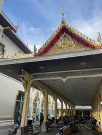 กราบบนบานหลวงพ่อโสธรด้วยไข่ต้ม