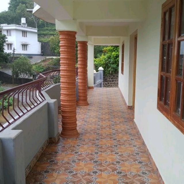 LEYAAS COTTAGE 