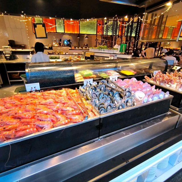 Pre-Christmas lunch buffet with officemates