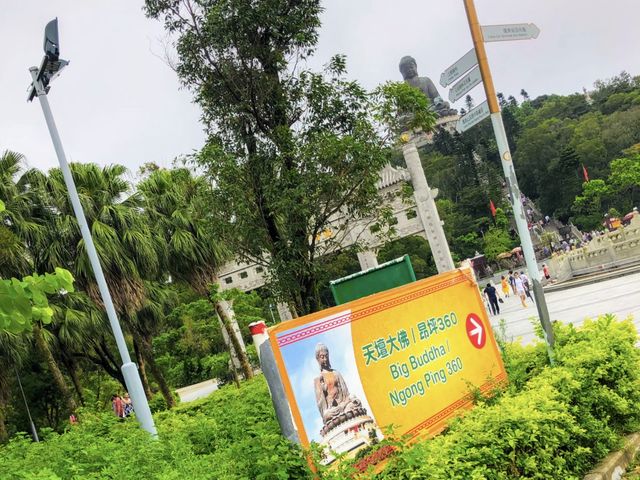 The Glorious Tian Tan Buddha